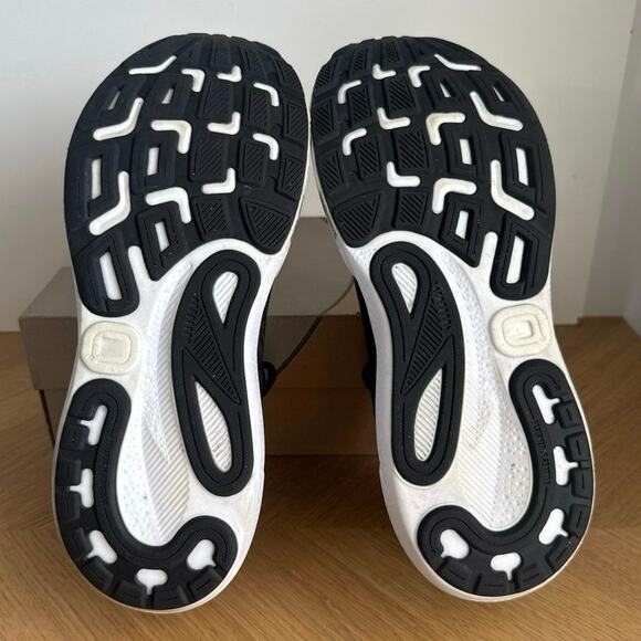 Brooks Adrenaline GTS Black/White Men Running Sneakers- 10.5 main image 7